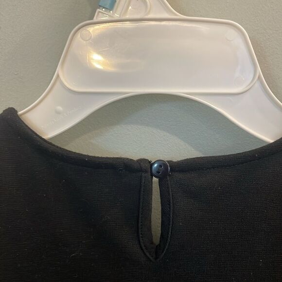 Girls Black and Cream Pleated Stripe Embellished Dress size 6X - Picture 6 of 7